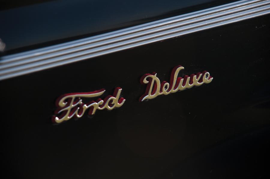  Ford DeLuxe Eight Tudor Hardtop 1940 года  (фото 8 из 13)